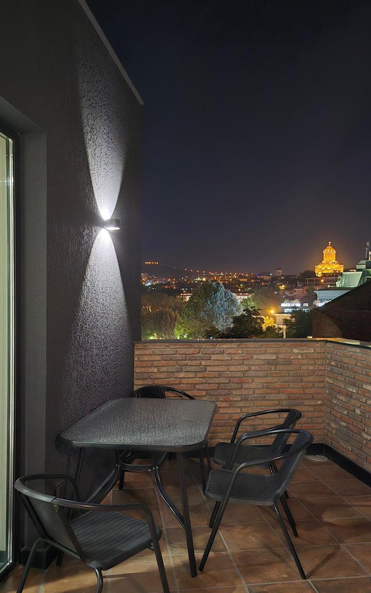 Griffin Hotel Tbilisi Esterno foto